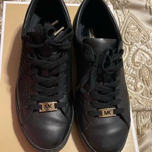 MK black casual sneaker